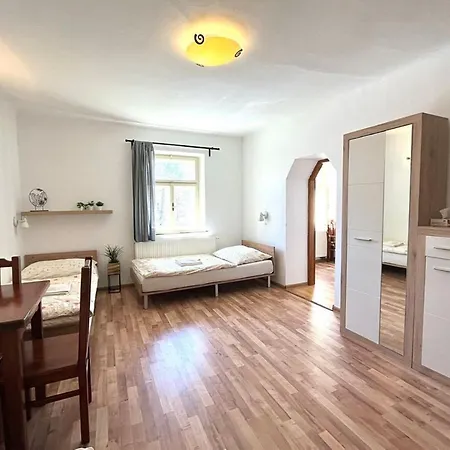 Apartamento Na Rynku Chvalsiny 18